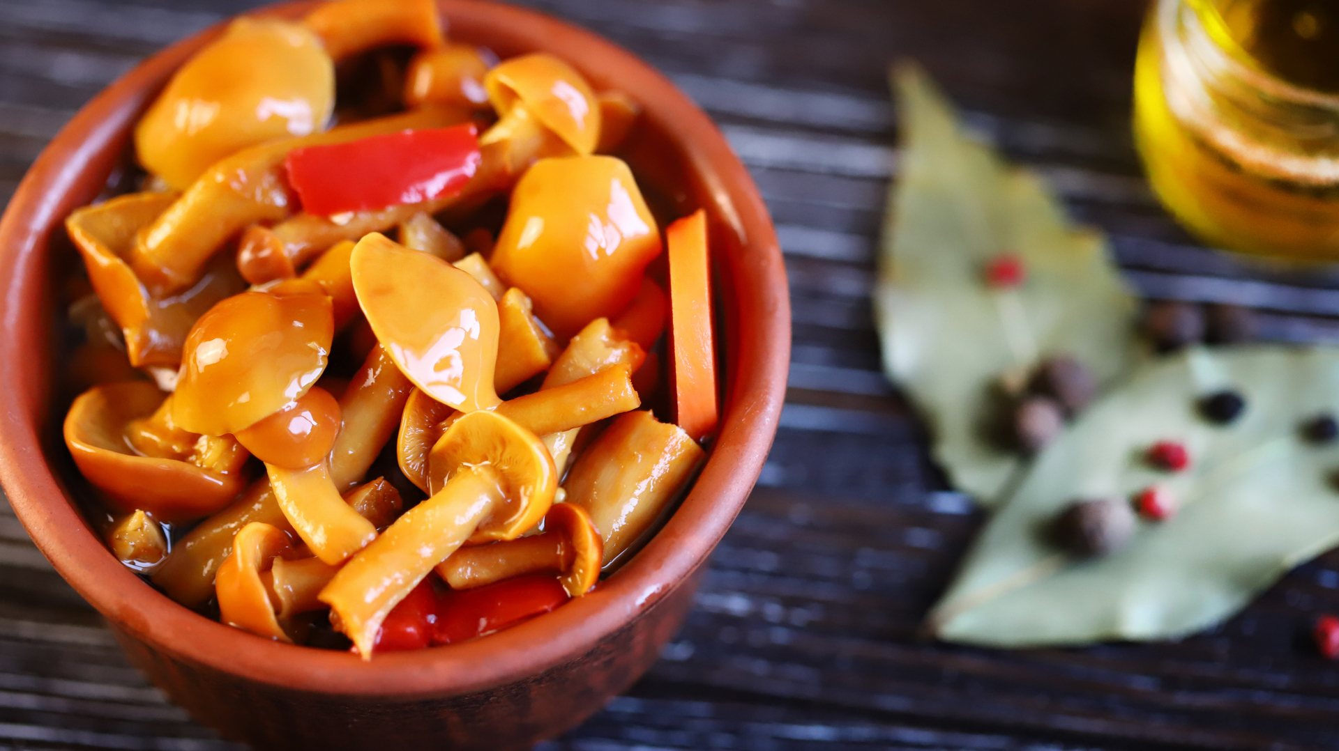 Aromatic Hungarian Lecsó with Peppers and Sausages