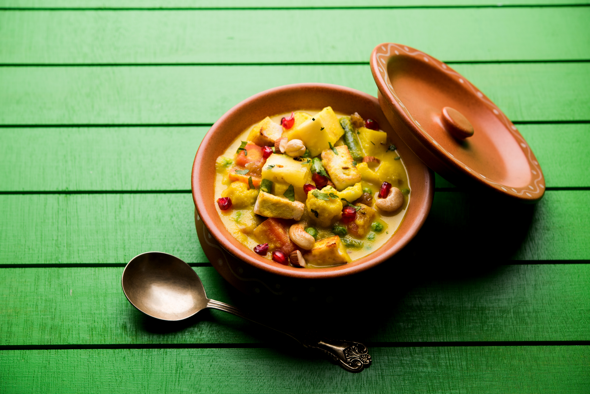 Aromatic Indian Mango Curry with Coconut and Mustard Seeds
