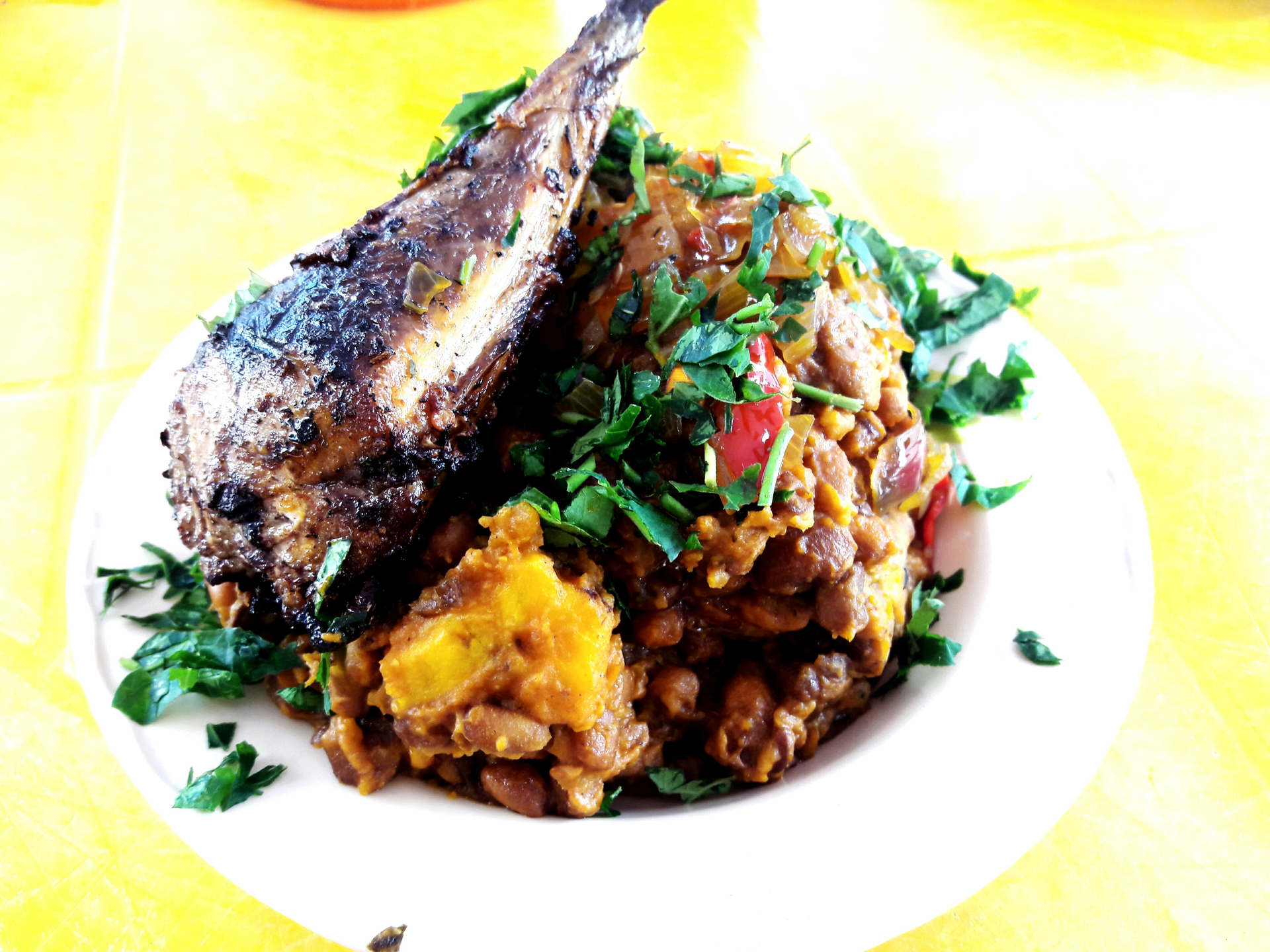 Aromatic Tanzanian Samaki wa Kupaka