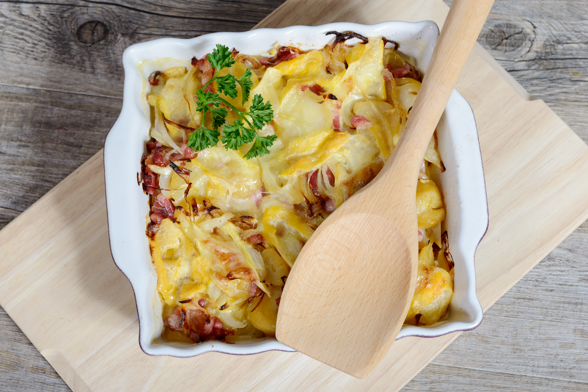 Creamy French Dauphinoise Potatoes with Gruyère Cheese