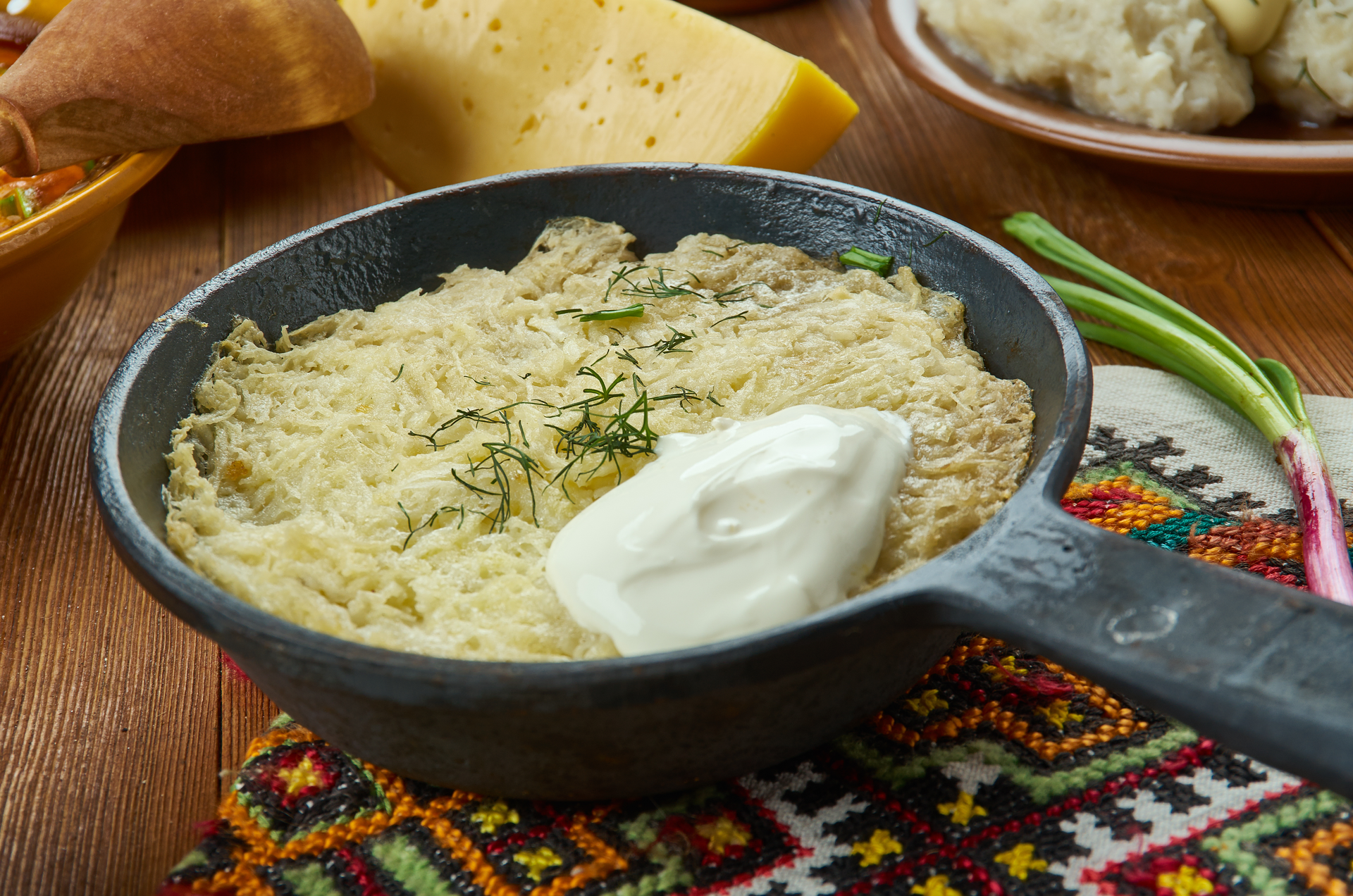 Creamy Romanian Mămăligă with Cheese and Sour Cream