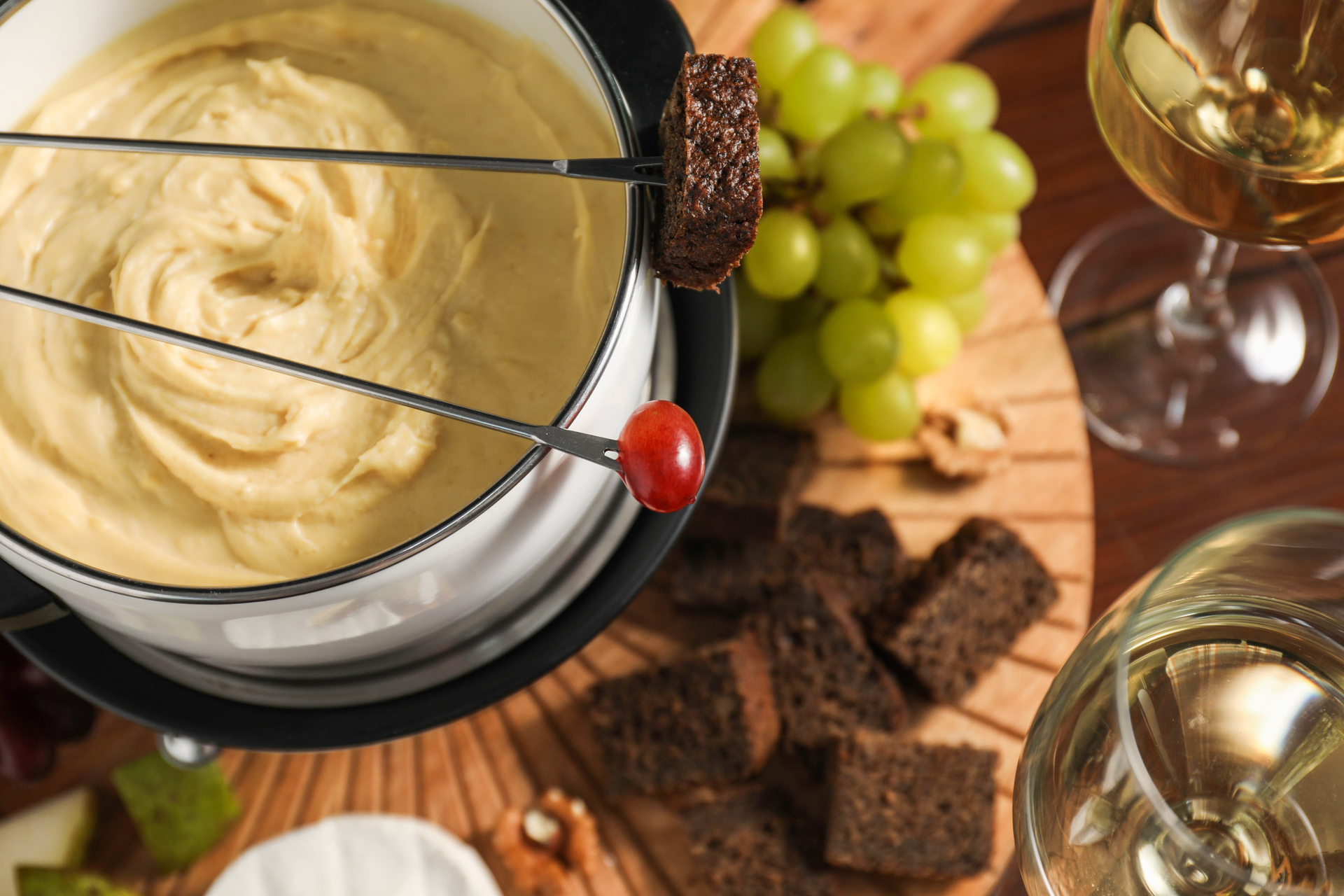 Creamy Swiss Fondue