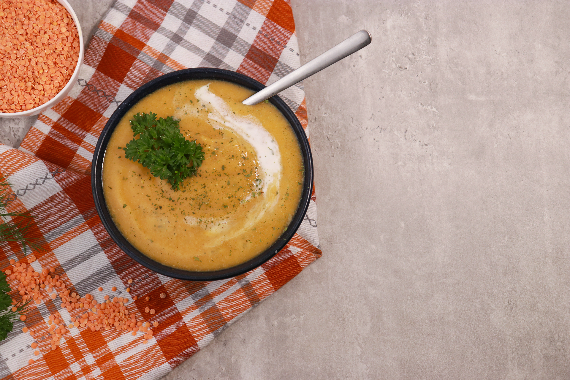 Creamy Turkish Ezogelin Soup with Red Lentils and Bulgur