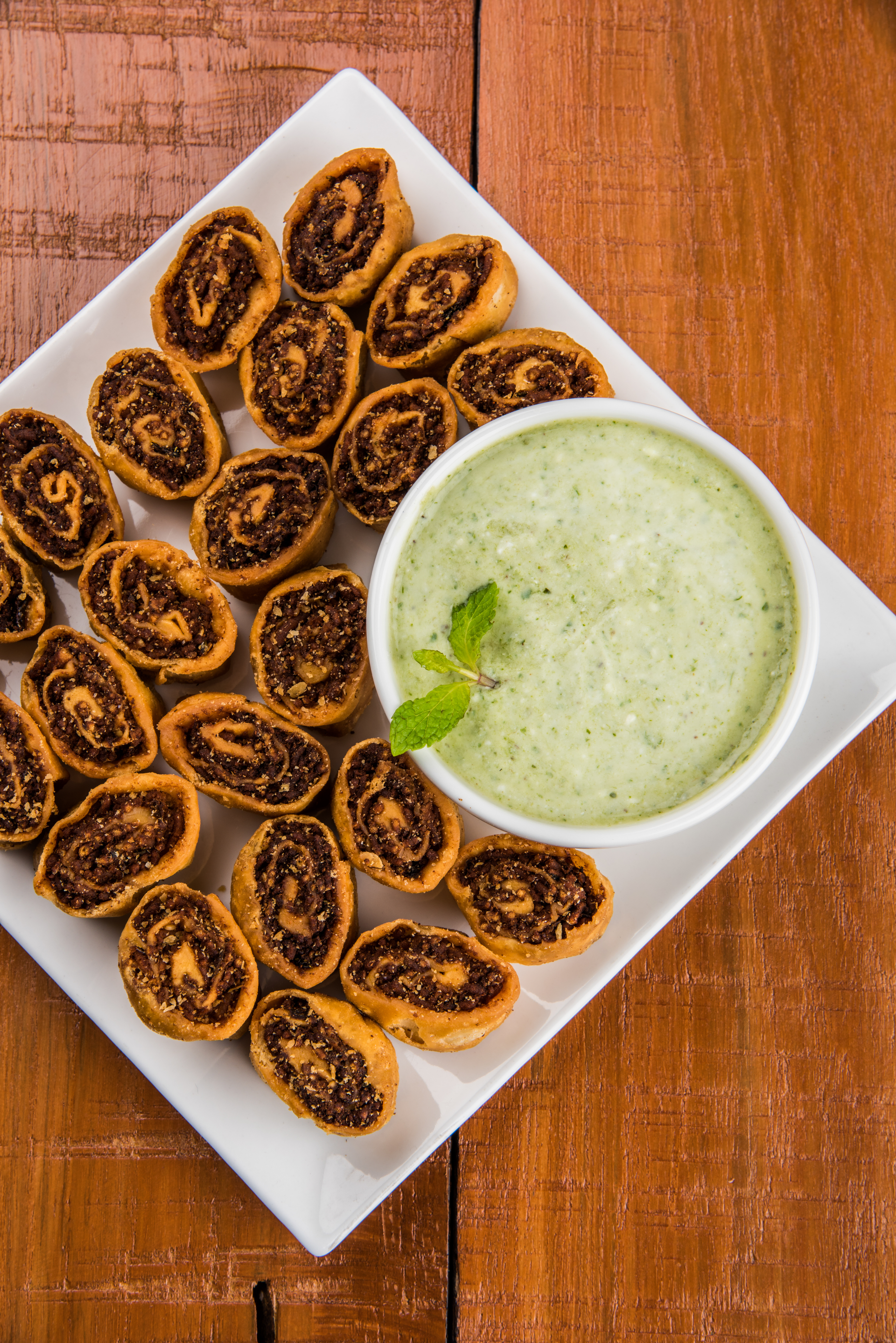 Crisp Mauritian Gateau Piments with Coriander Chutney