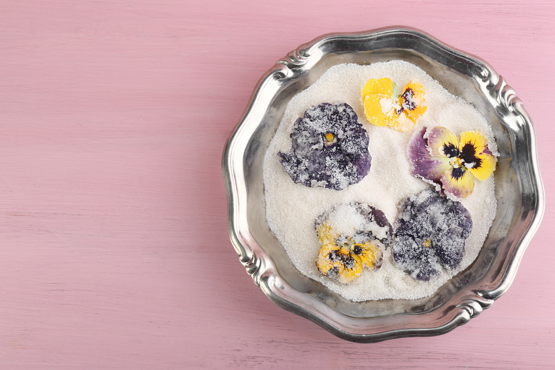 Delicate Moroccan Seffa with Sugar