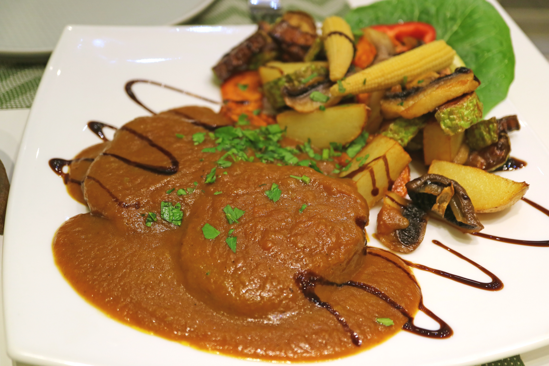 Gambian Domoda with Peanut Sauce and Beef