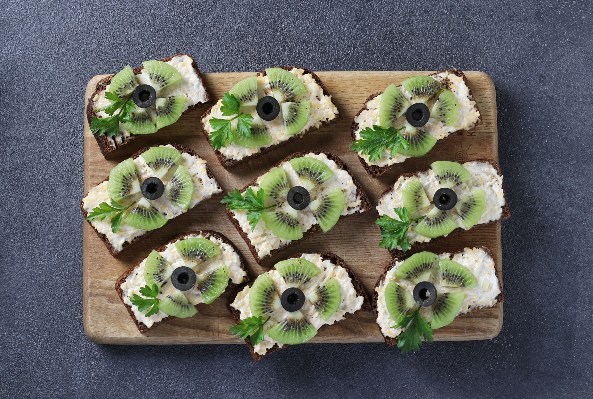 Gourmet Scottish Seaweed Crackers with Smoked Salmon and Dill Cream