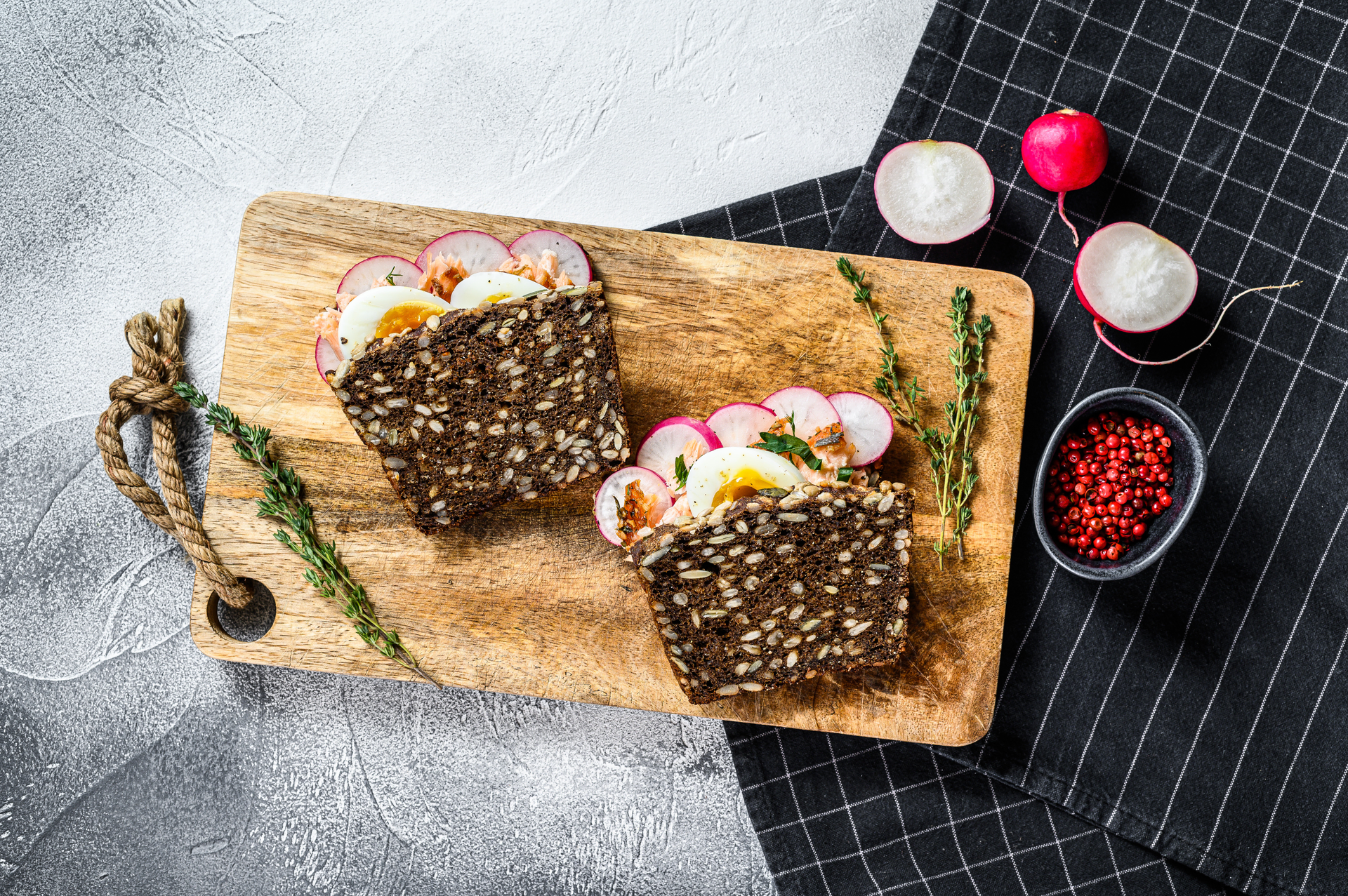 Gourmet Scottish Seaweed Crackers with Smoked Salmon and Dill Cream