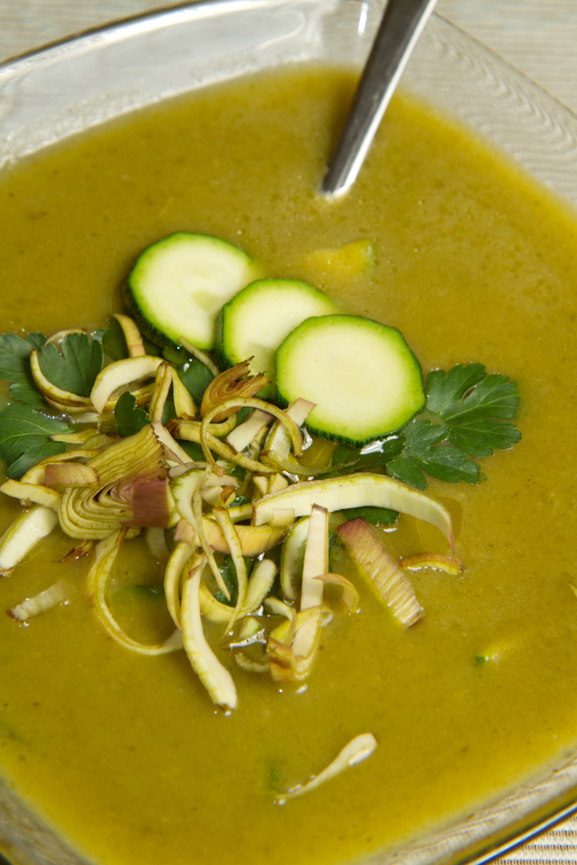 Hearty Ghanaian Peanut Soup with Ginger and Spinach