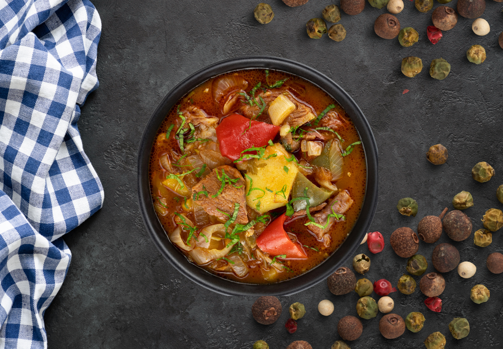 Hearty Hungarian Gulyás Soup with Beef and Paprika