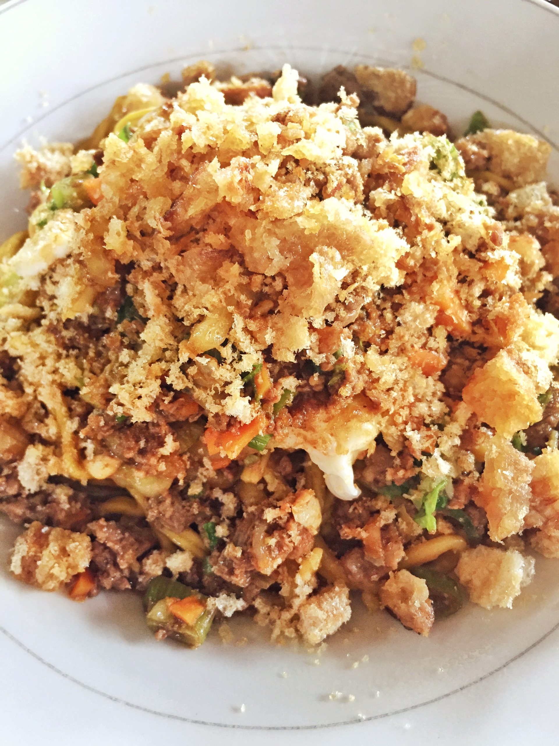 Herbaceous Brazilian Farofa with Bacon and Onions