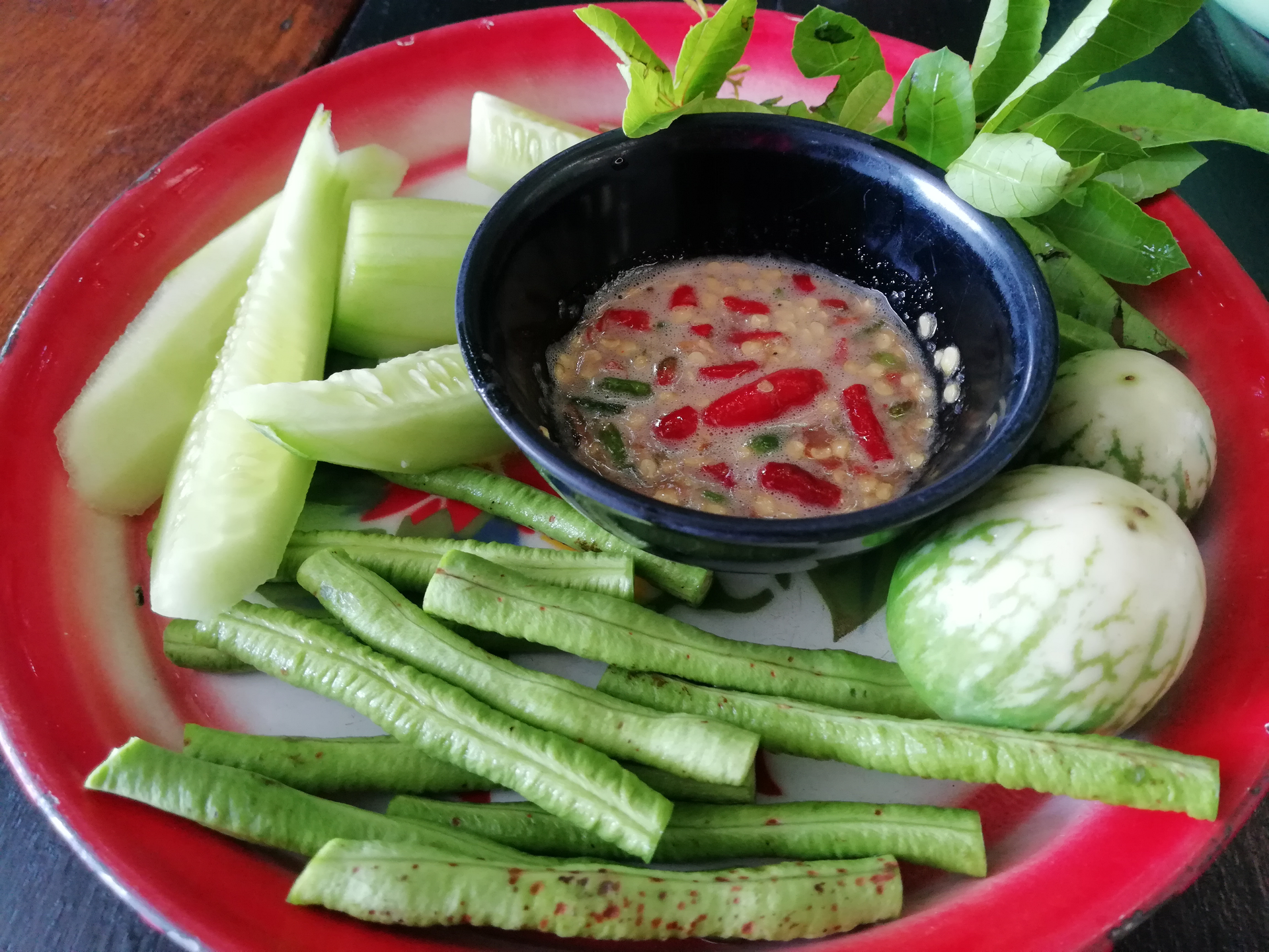 Herb-Infused Thai Cha Yentafo with Fermented Bean Curd Sauce