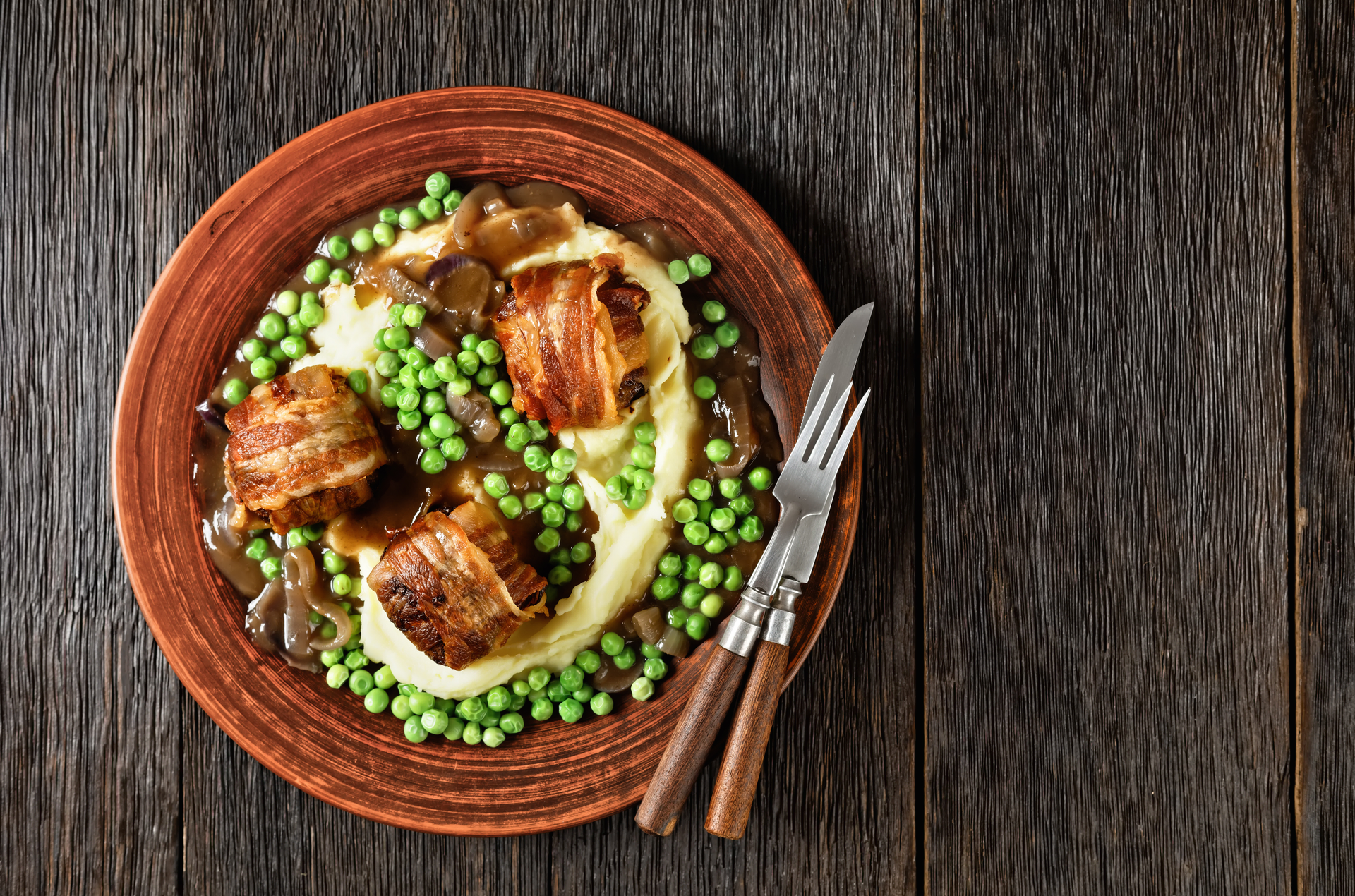 Icelandic Hangikjöt with Peas and Bechamel Sauce