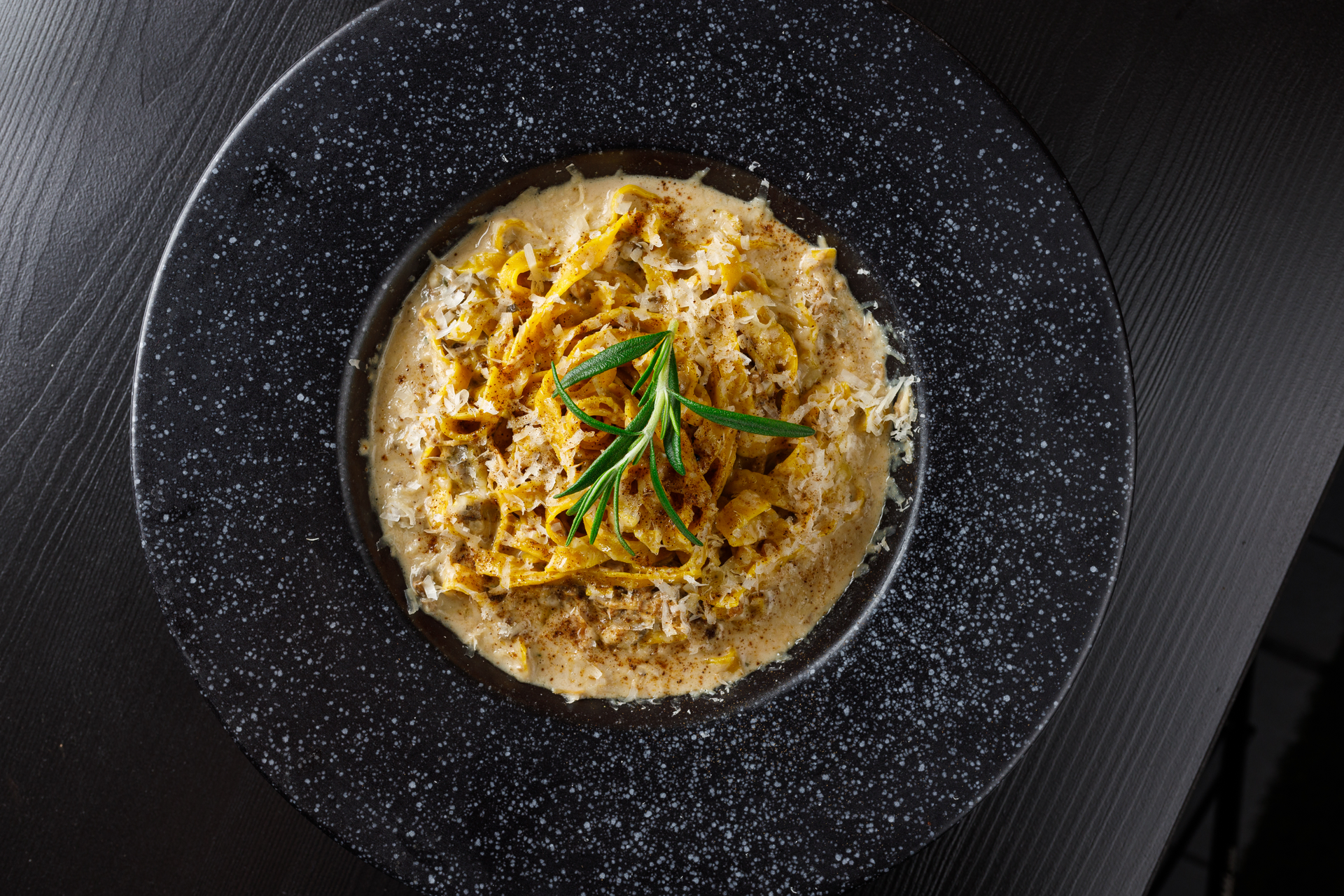 Italian Sea Urchin Pasta with Garlic and Saffron Cream