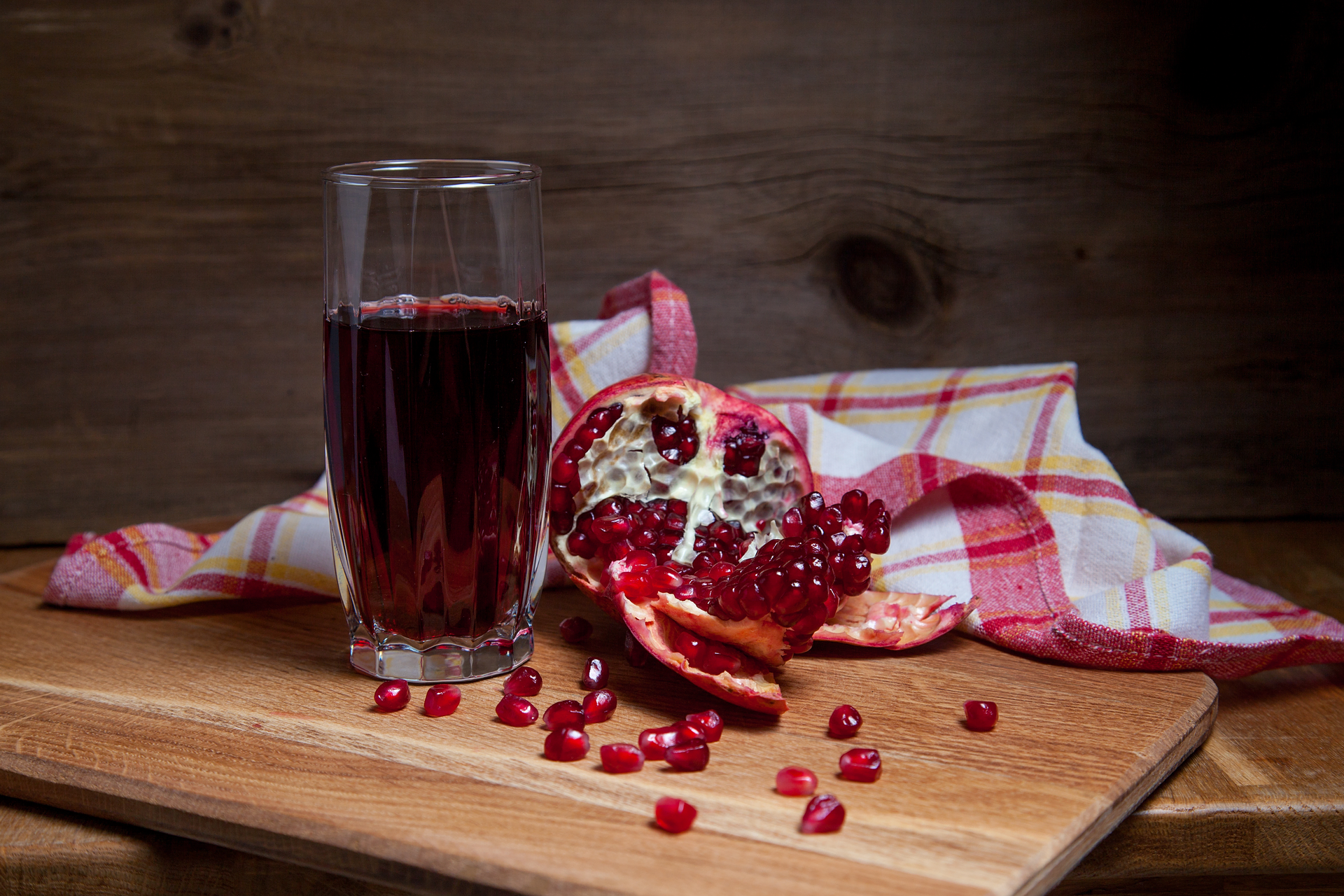 Refreshing Persian Sumac Spritzer with Pomegranate Juice