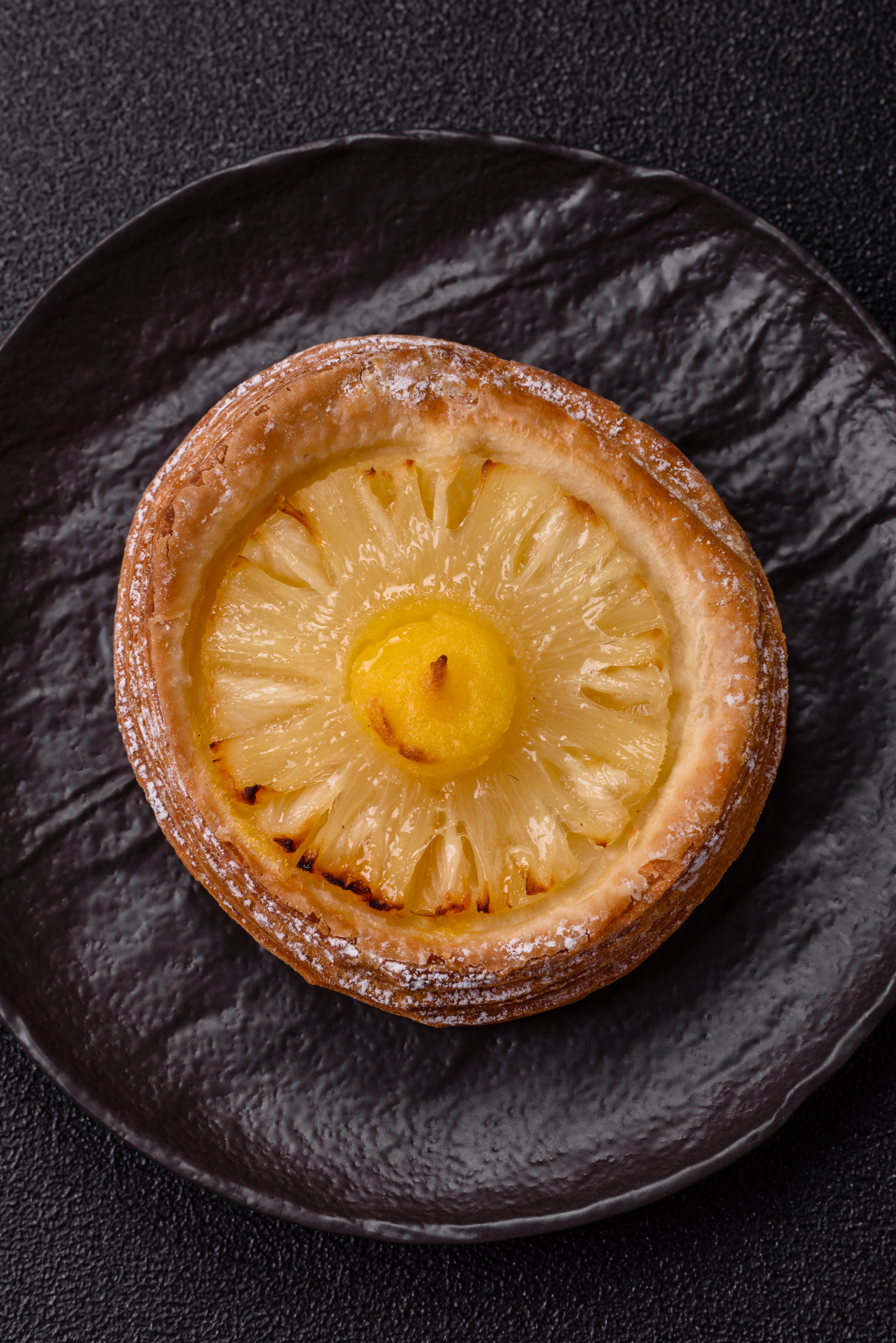 Rich Taiwanese Pineapple Cake with Golden Crust