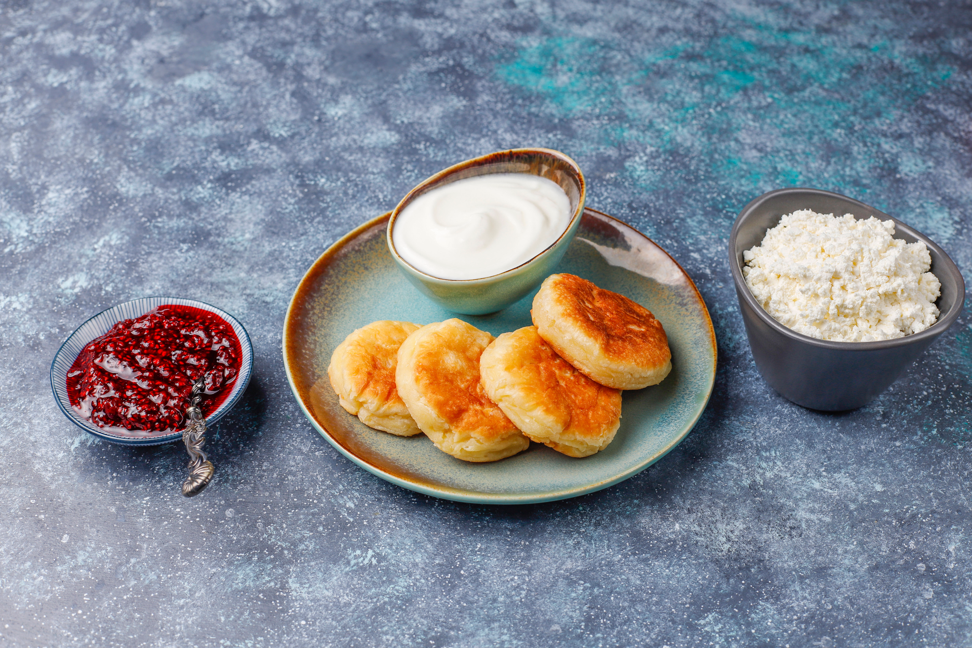 Russian Oladi with Sour Cream and Jam