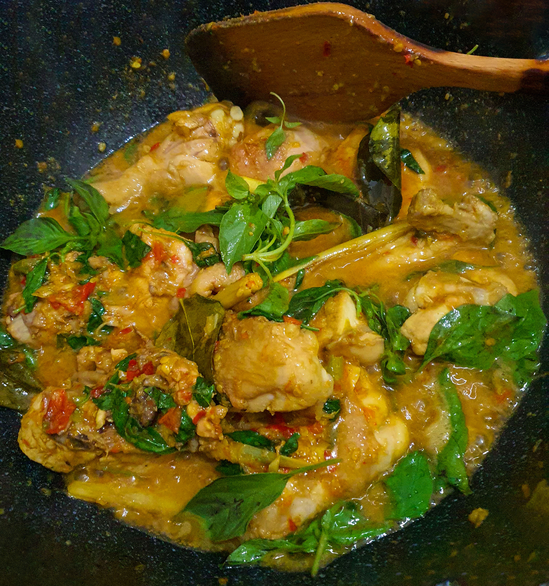 Sri Lankan Coconut and Curry Leaf Chicken Curry