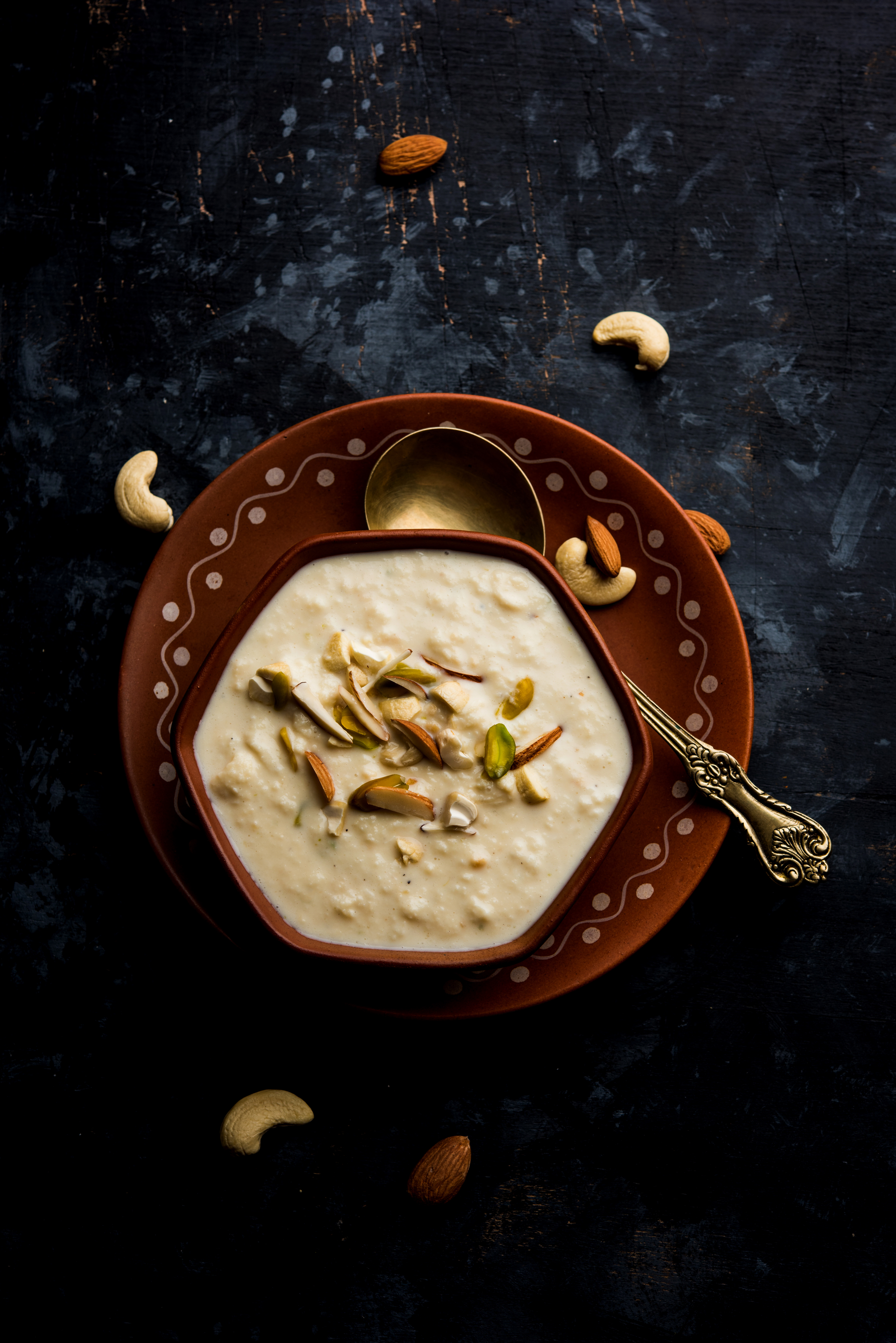 Sweet Bangladeshi Payesh with Cardamom and Cashews