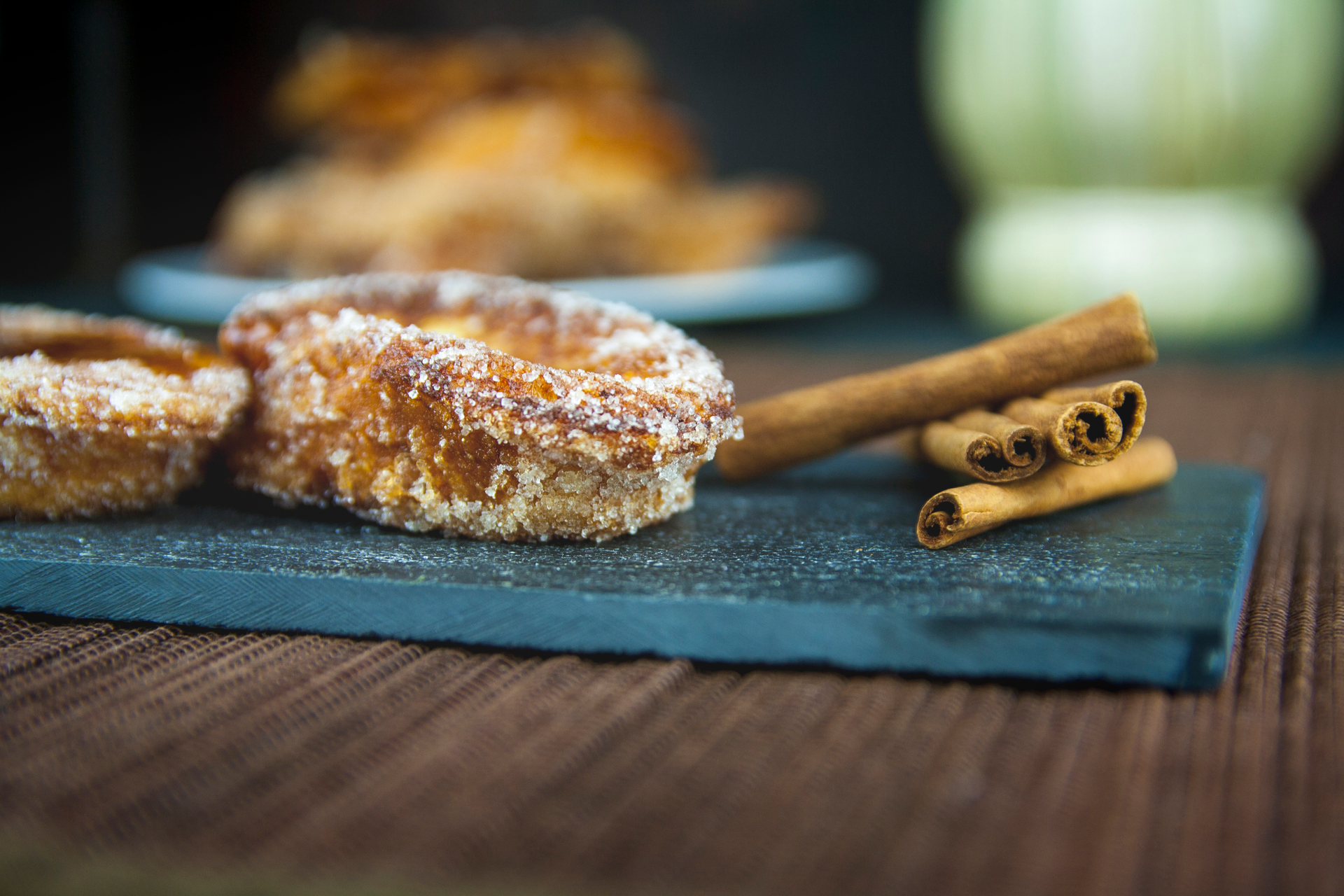 Sweet Hungarian Kürtőskalács with Cinnamon Sugar Dusting