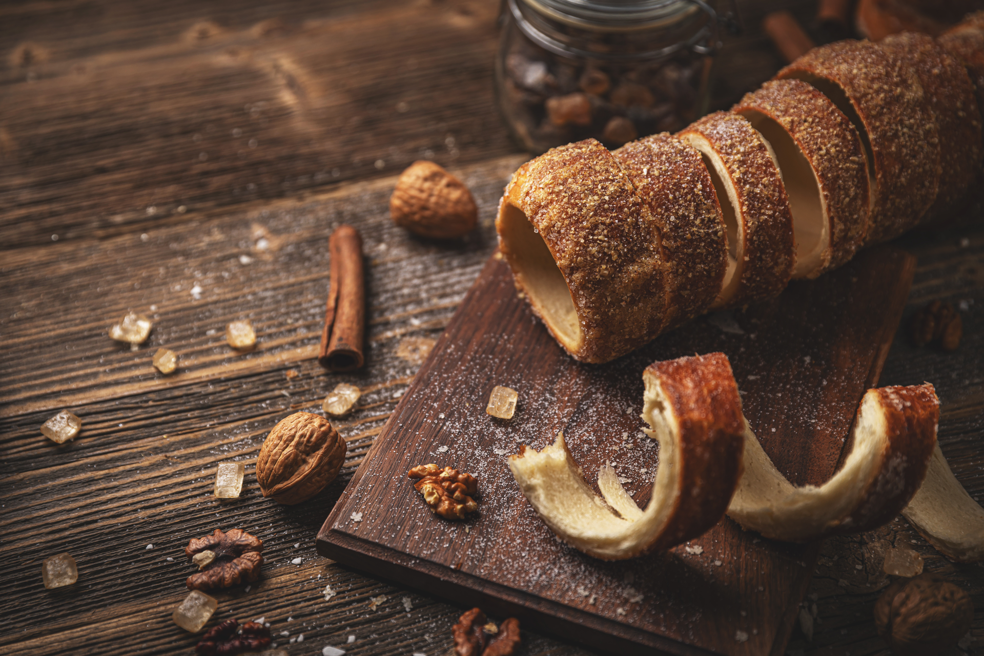 Sweet Hungarian Kürtőskalács with Cinnamon Sugar Dusting
