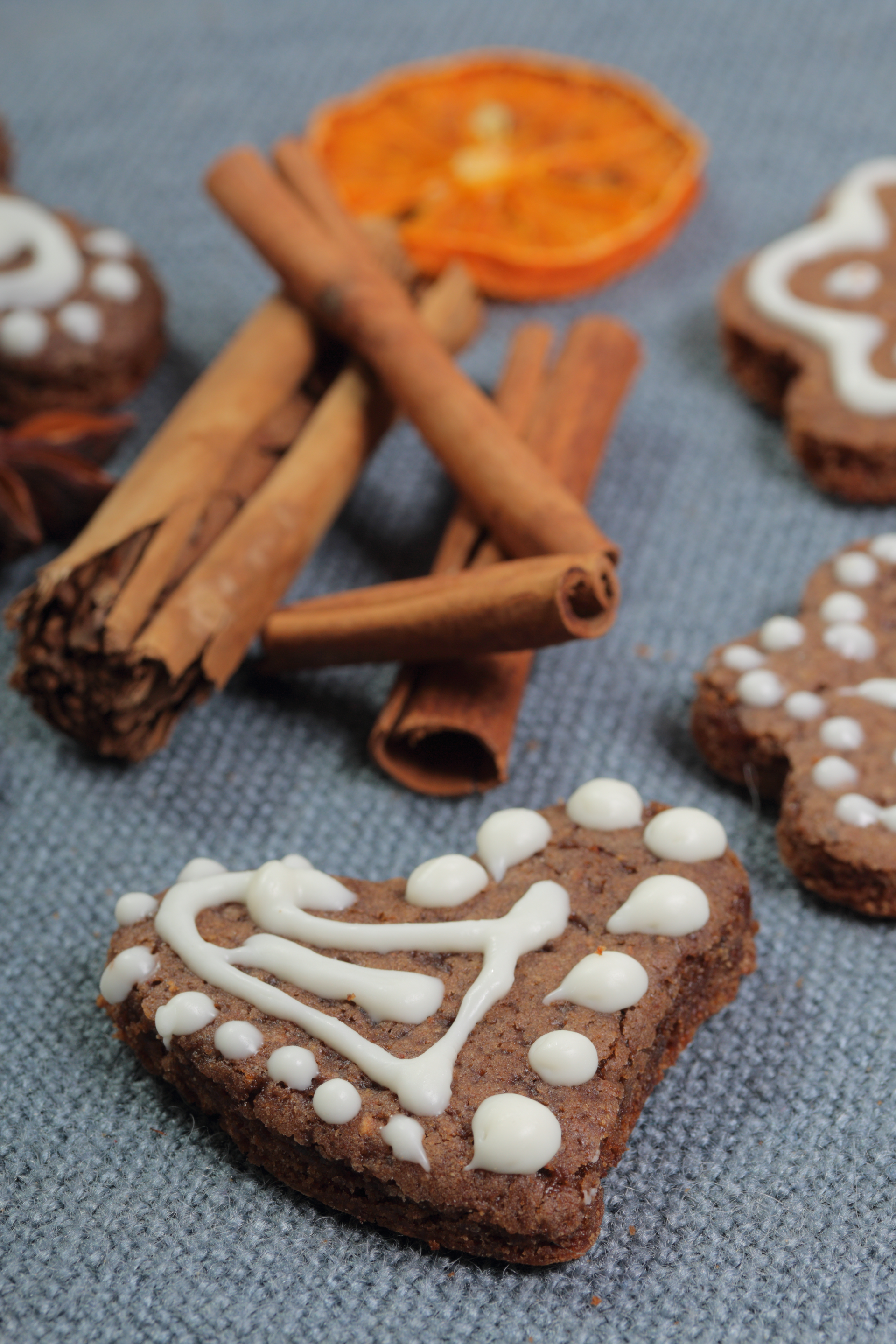 Sweet Mexican Anise Sugar Cookies with Cinnamon