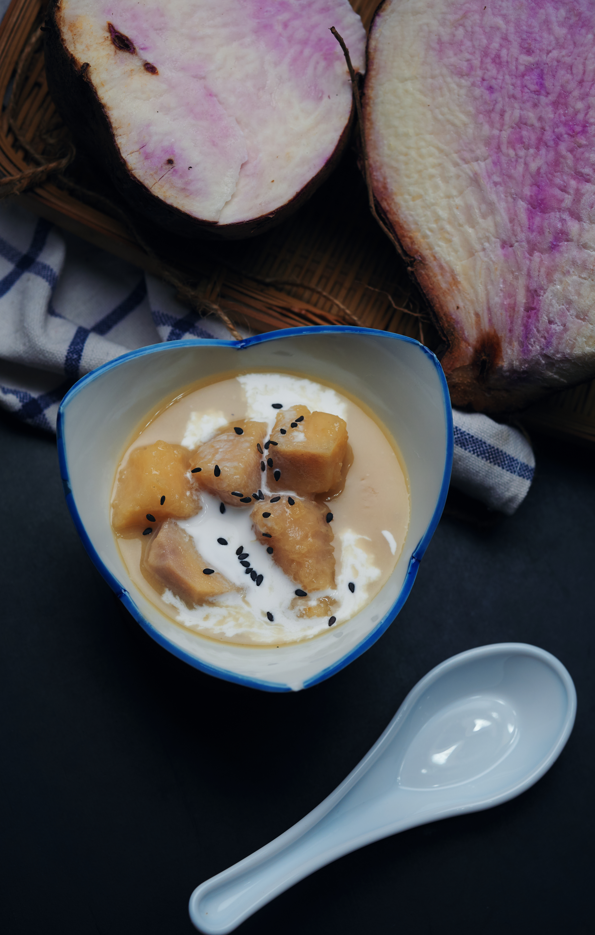 Thai Snow Fungus Dessert Soup with Longan and Water Chestnut