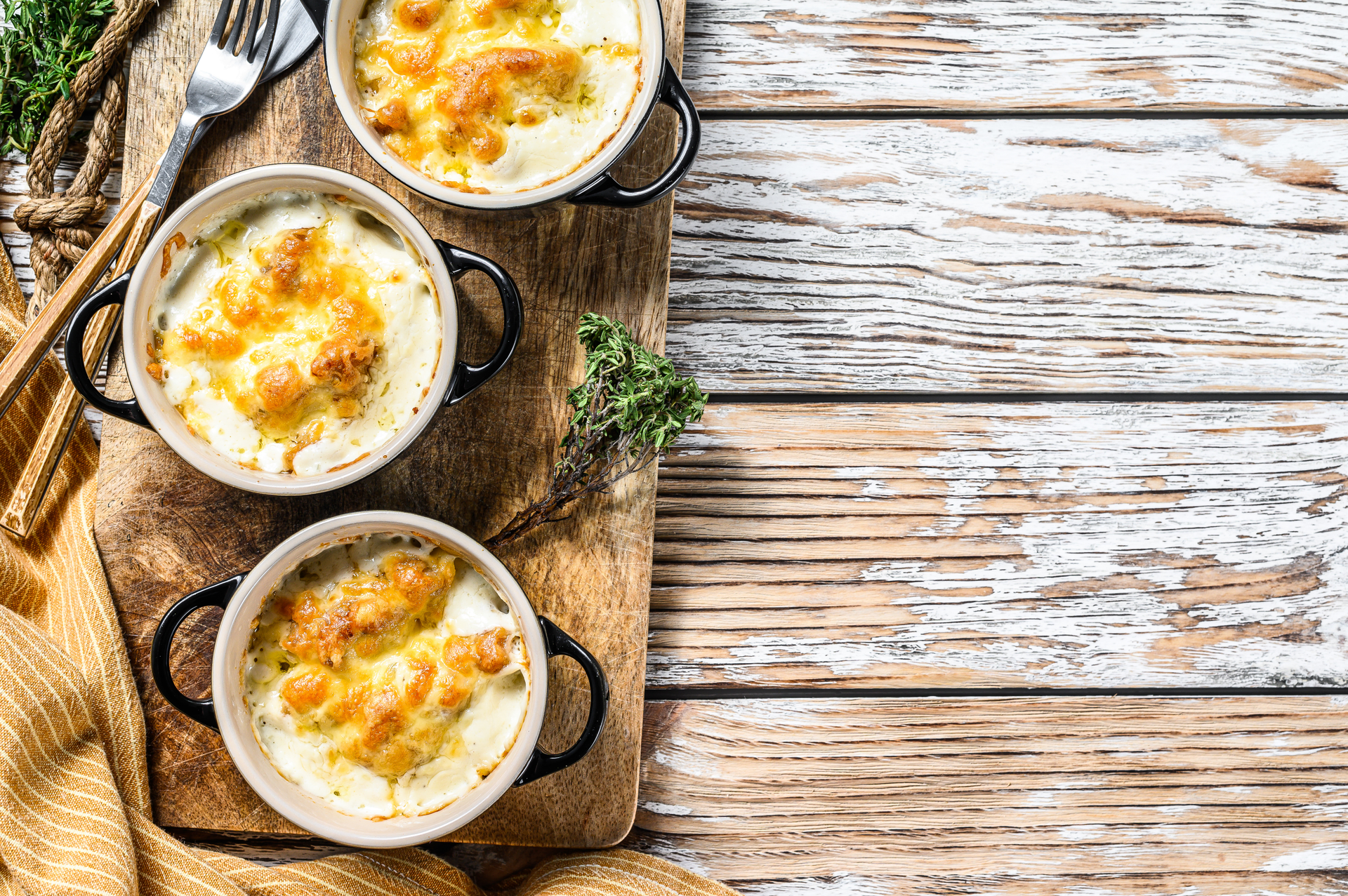 Velvety French Soupe à l'Oignon Gratinée with Gruyère