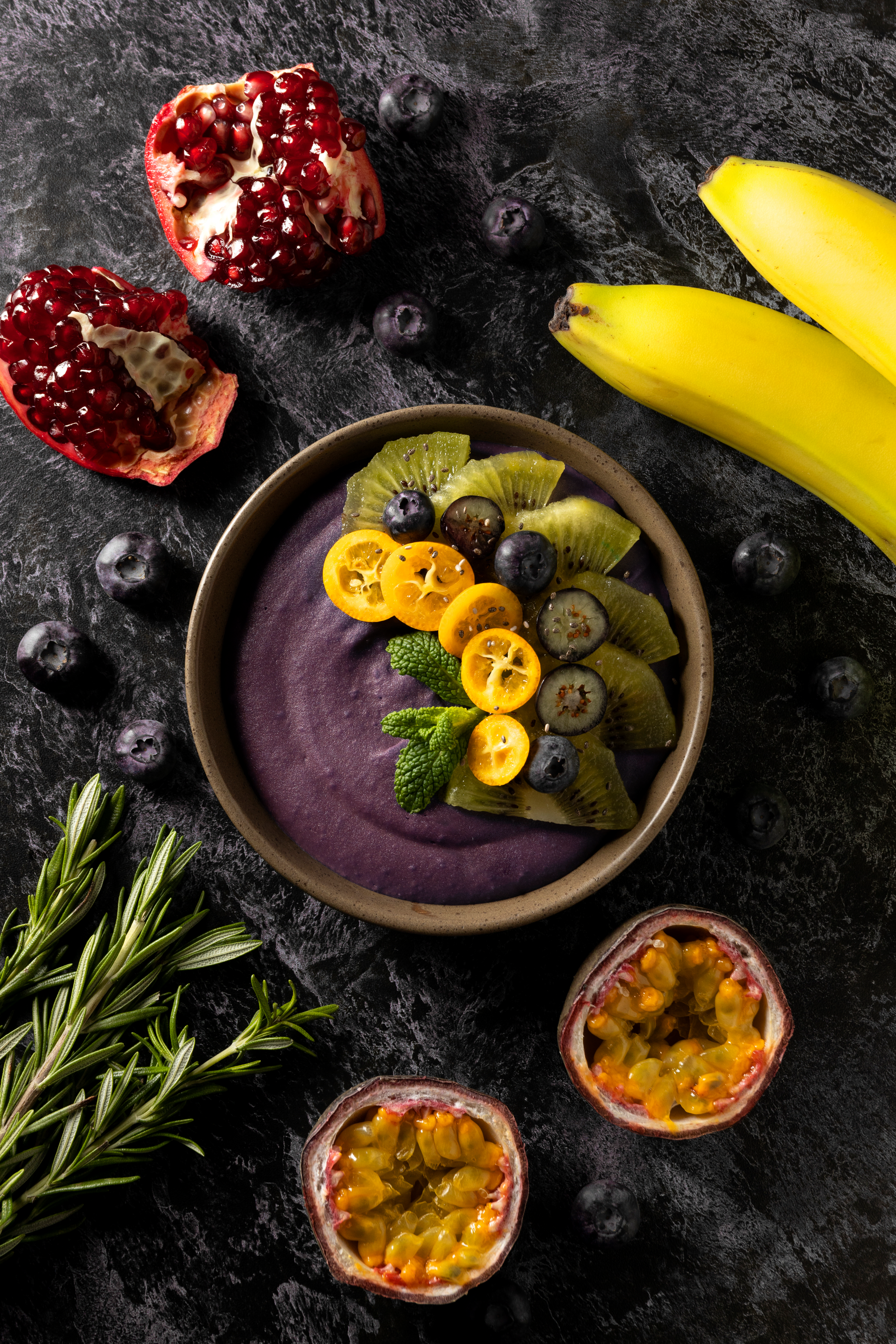 Vibrant Brazilian Açaí Smoothie Bowl with Tropical Fruits