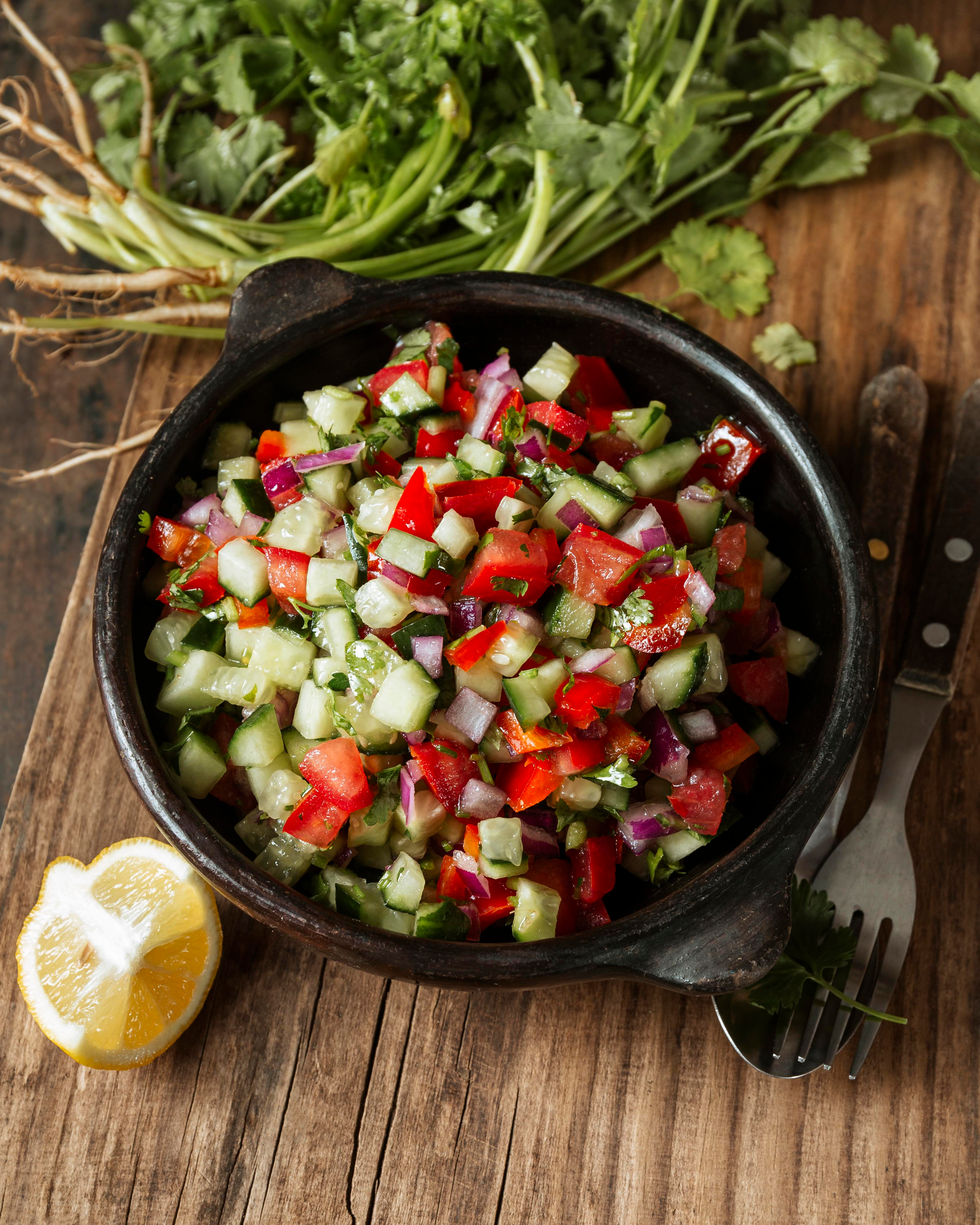 Zesty Andalusian Pipirrana Salad with Fresh Tomato and Cucumber