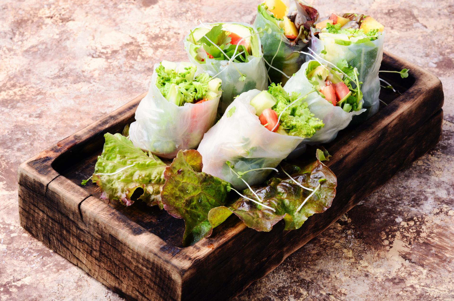 Zesty Vietnamese Goi Cuon (Fresh Spring Rolls)