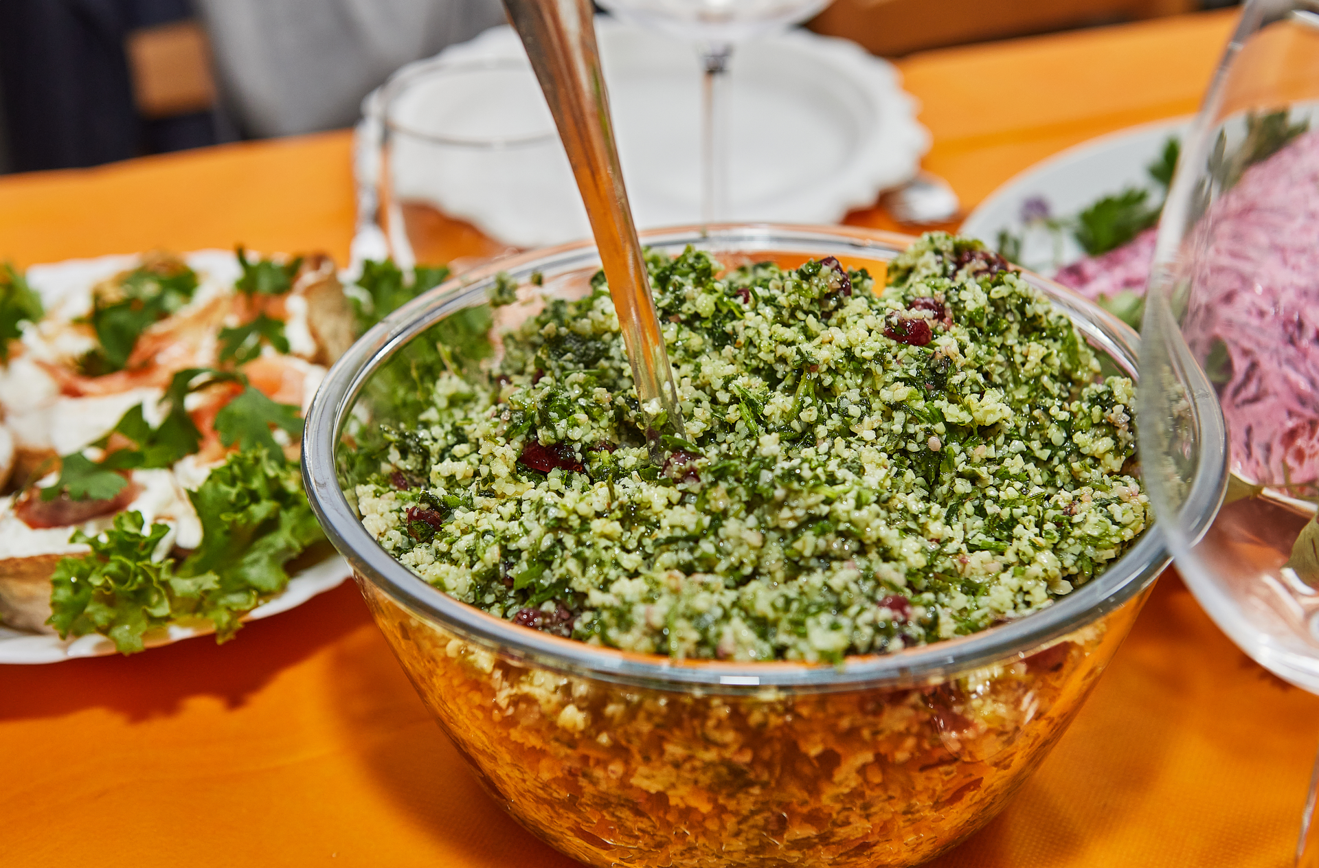 Zingy Lebanese Quinoa Tabbouleh with Mint and Parsley